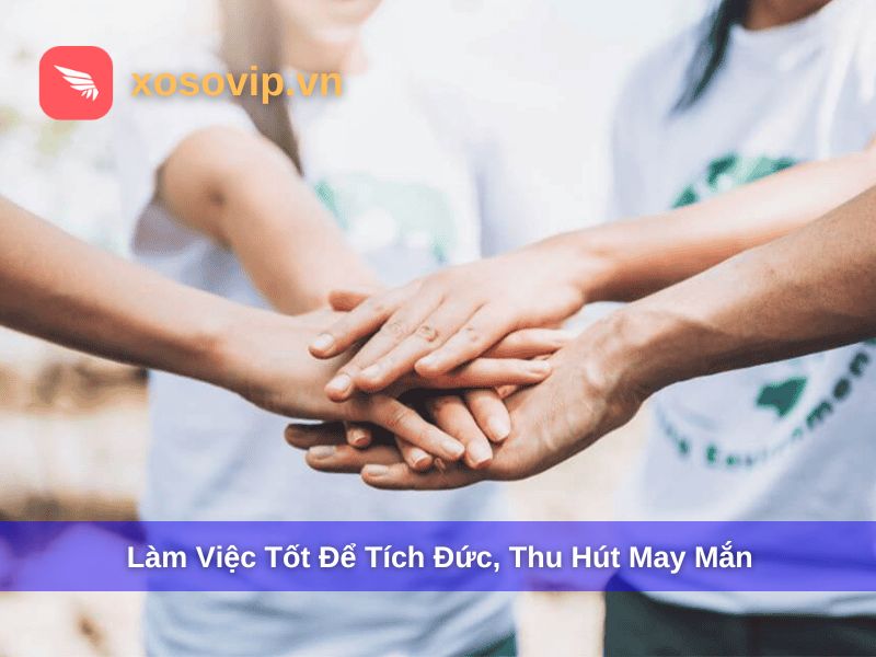 Làm việc thiện để tích đức