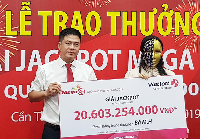 Trúng Vietlott có được nhận toàn bộ tiền?